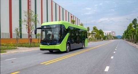 VinBus hợp tác với Star Charge phát triển trạm sạc xe buýt điện